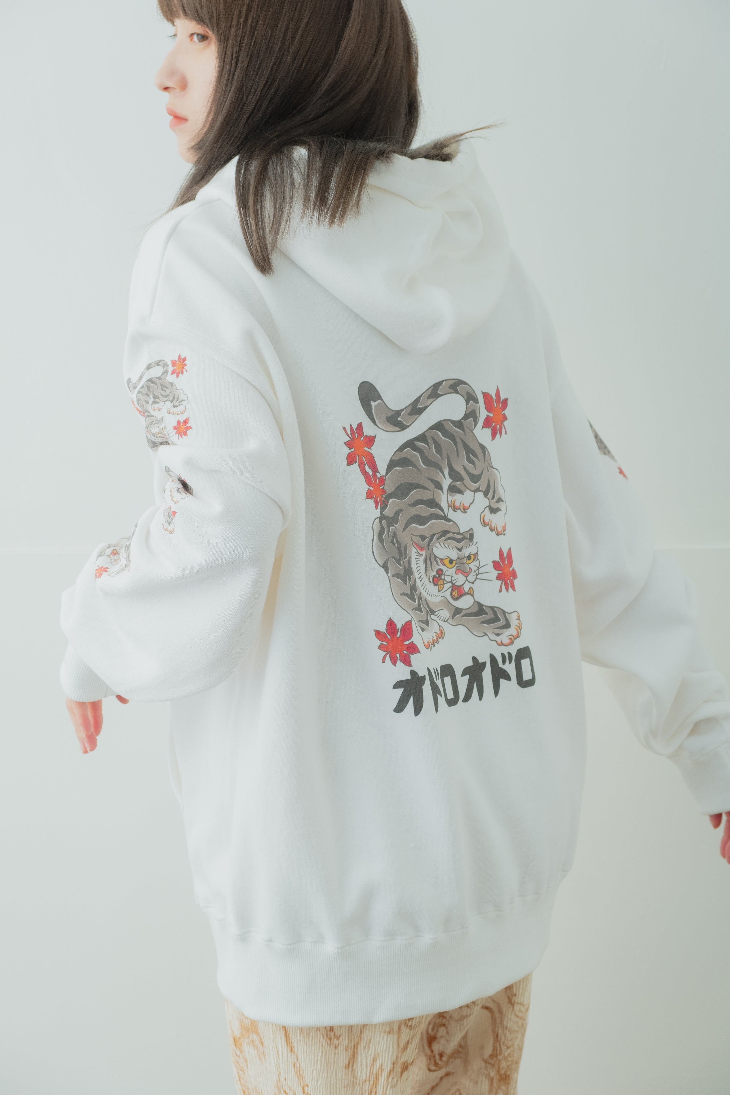 五黄の虎 Hoodie type-A