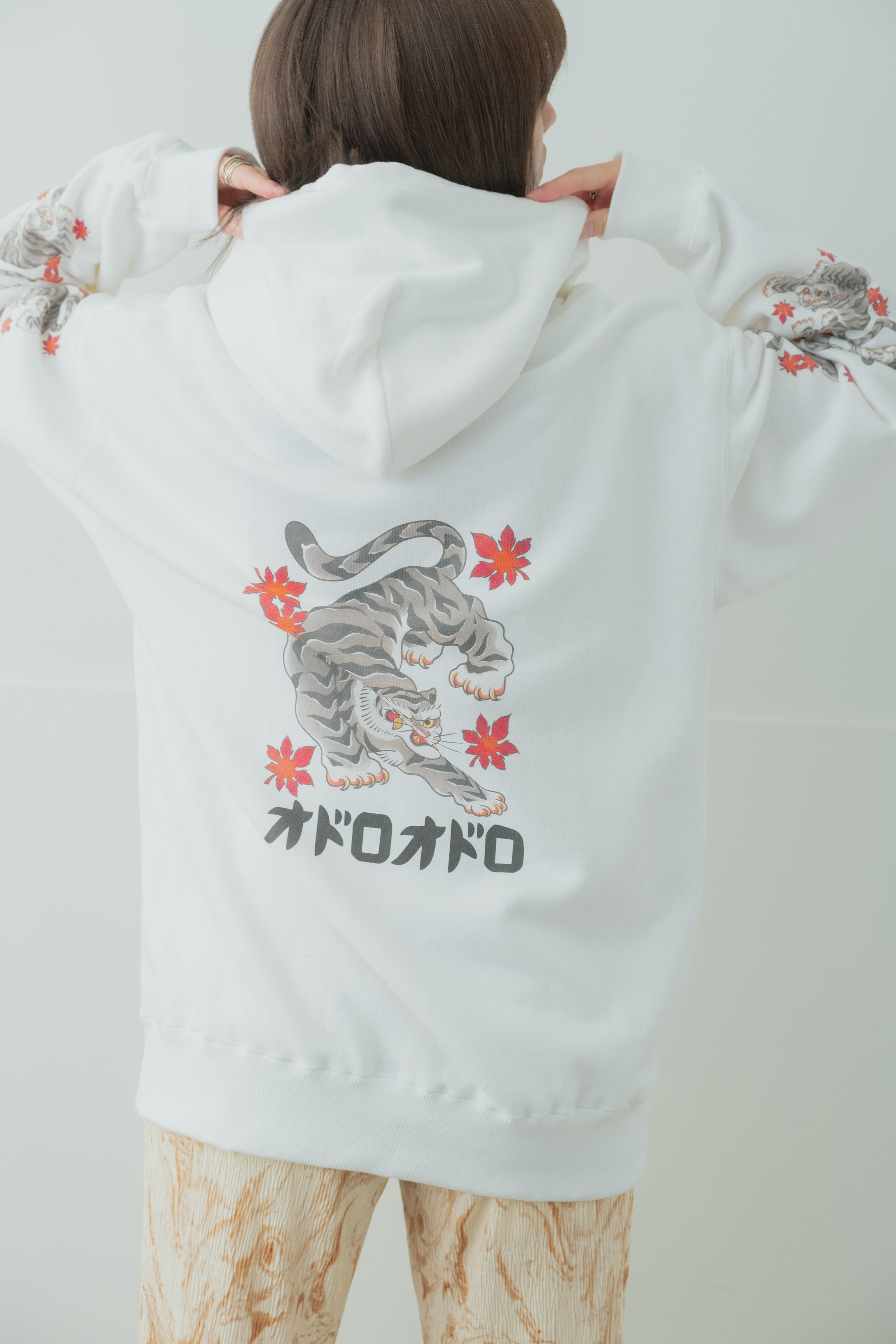 五黄の虎 Hoodie type-A