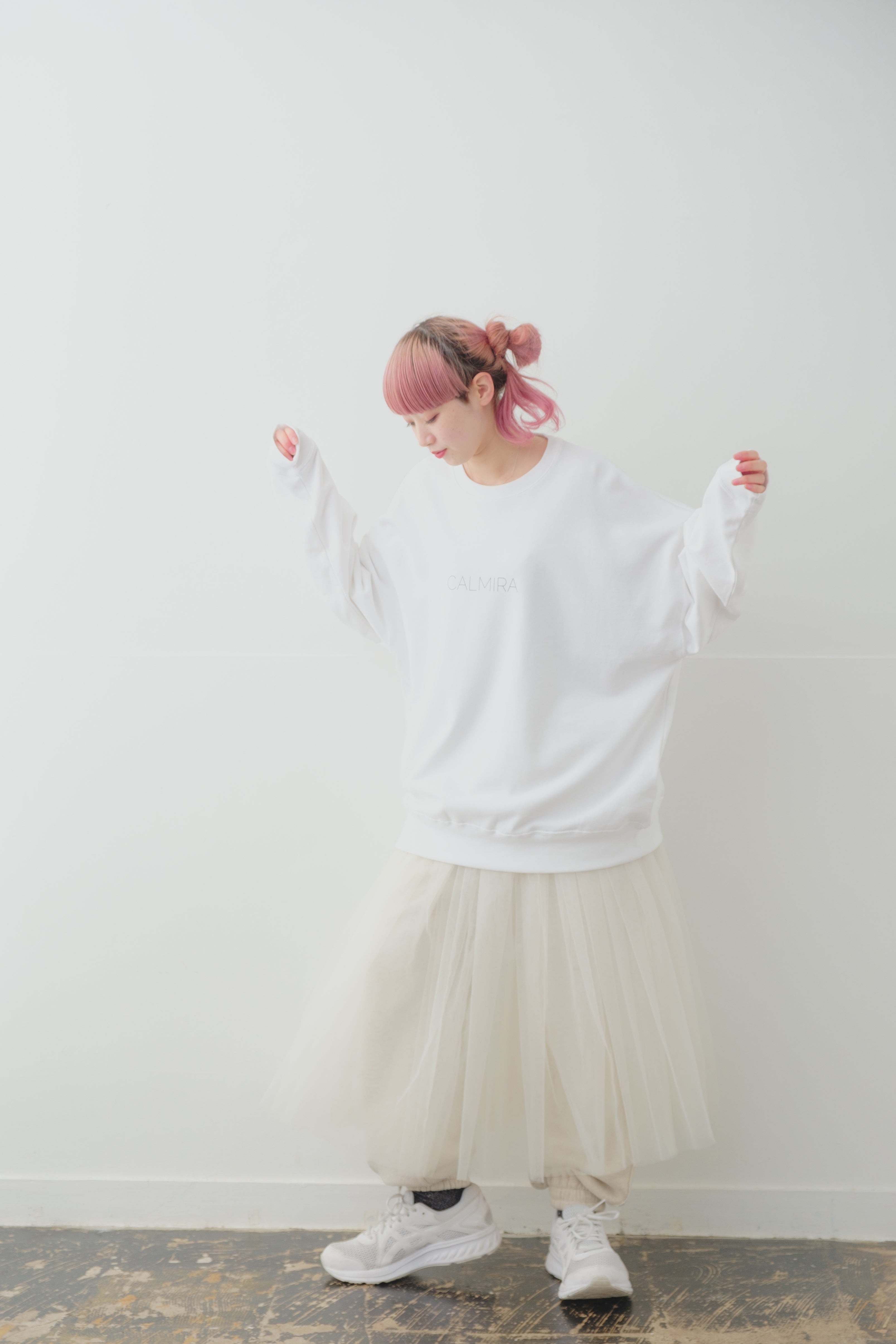 泣き笑 Sweatshirt